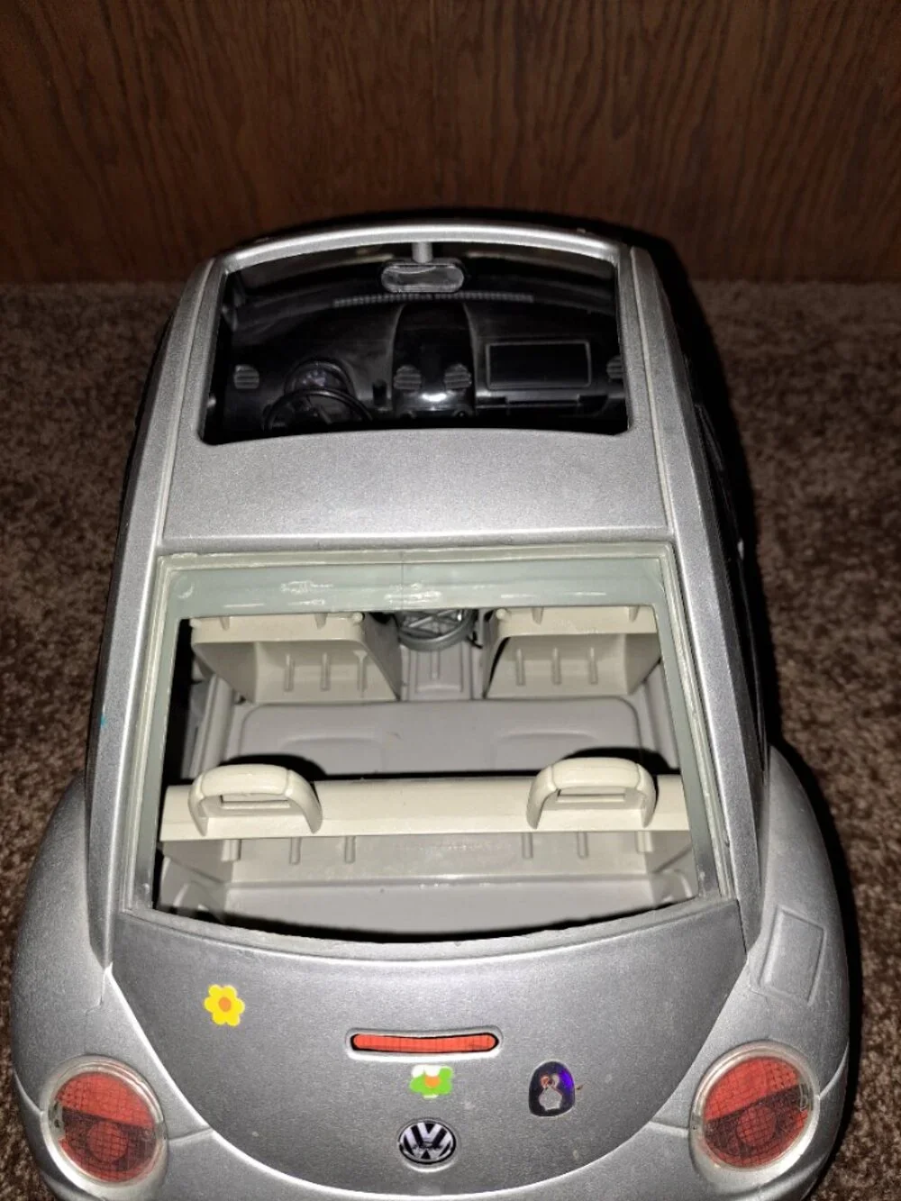Vintage 2000 Mattel Barbie Silver Volkswagen Beetle toy car with flower decals - Picture 3 of 14